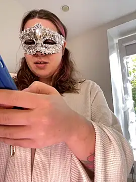 SuzieMurray online show from October 2, 2025, 10:18 am