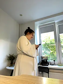 SuzieMurray online show from September 19, 2025, 10:30 am