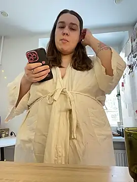 SuzieMurray online show from February 18, 2026, 8:22 am