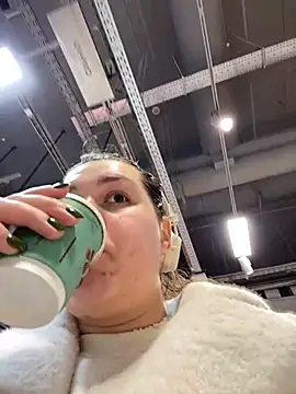 SuzieMurray online show from February 27, 2025, 8:24 am