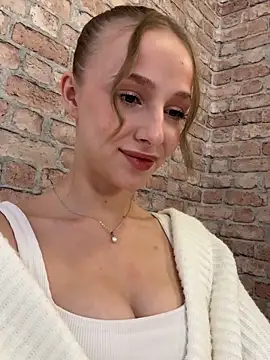 CaseyStar online show from November 30, 2025, 1:12 pm