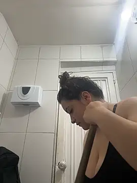 Snapshot of Tatiana_O chatting on December 4, 2025, 4:06 pm Tatiana O online show from December 4, 2025, 4:06 pm