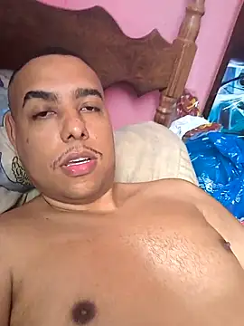 Snapshot of FABINHOSEOAU chatting on December 4, 2024, 1:47 pm FABINHOSEOAU online show from December 4, 2024, 1:47 pm