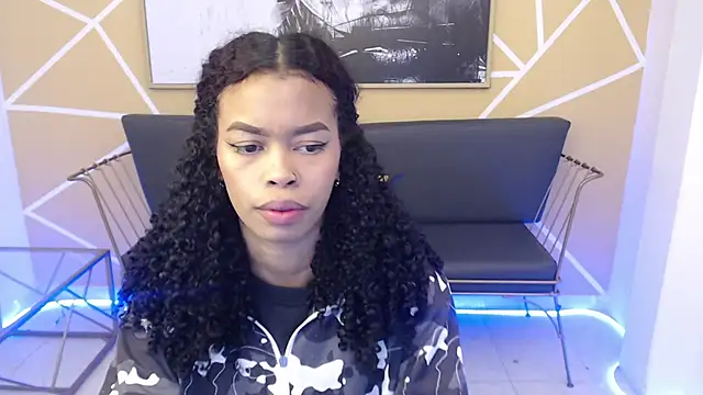 Shenna brunette  online show from March 19, 2025, 1:07 pm