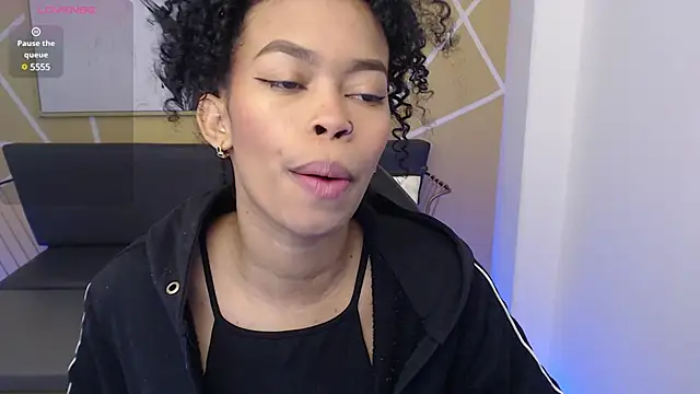 Shenna brunette  online show from March 7, 2025, 1:07 pm