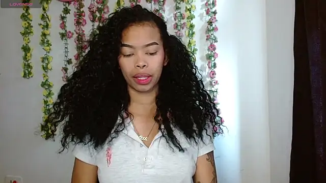 Shenna brunette  online show from December 14, 2025, 3:06 pm