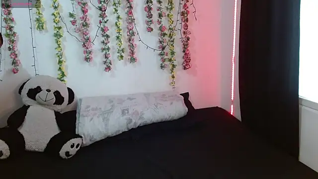 Shenna brunette  online show from October 8, 2025, 8:42 pm