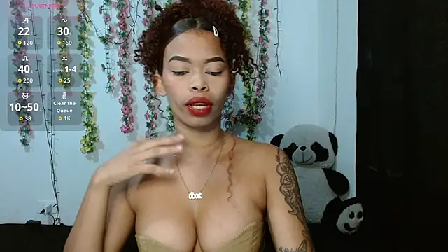 Shenna brunette  online show from November 22, 2025, 1:43 pm