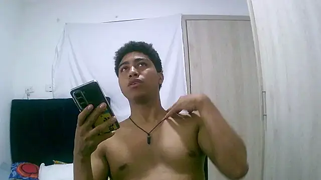 sexy diamante  online show from March 8, 2026, 3:21 am