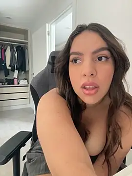 Snapshot of brazilianbbinuk chatting on December 3, 2025, 11:20 am brazilianbbinuk online show from December 3, 2025, 11:20 am