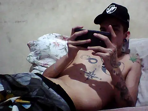 gatobranco001 online show from March 19, 2025, 6:03 am
