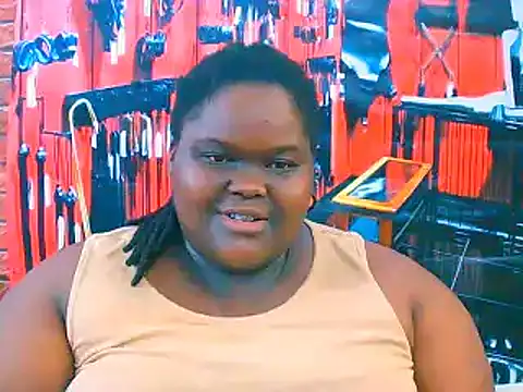 Snapshot of EbonyHotBuns chatting on October 31, 2025, 9:54 pm EbonyHotBuns online show from October 31, 2025, 9:54 pm