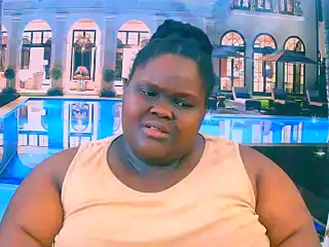 Snapshot of EbonyHotBuns chatting on December 2, 2025, 10:00 pm EbonyHotBuns online show from December 2, 2025, 10:00 pm