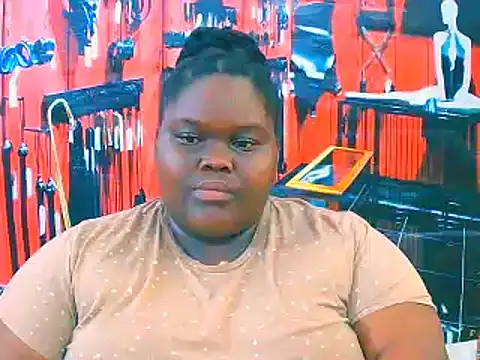 Snapshot of EbonyHotBuns chatting on November 16, 2025, 9:19 pm EbonyHotBuns online show from November 16, 2025, 9:19 pm