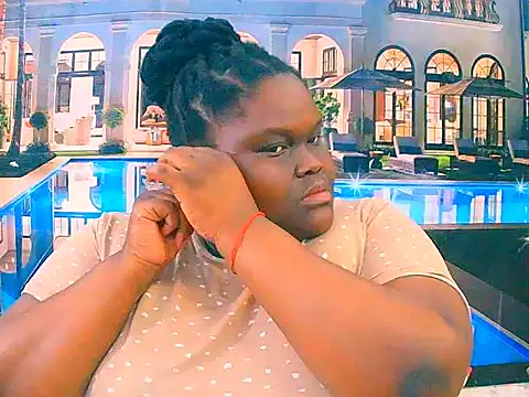 Snapshot of EbonyHotBuns chatting on November 24, 2025, 7:08 am EbonyHotBuns online show from November 24, 2025, 7:08 am