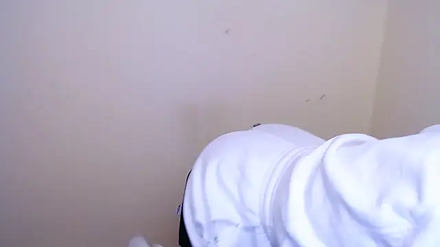 Snapshot of MissOliviaa_ chatting on January 23, 2025, 11:48 am MissOliviaa  online show from January 23, 2025, 11:48 am