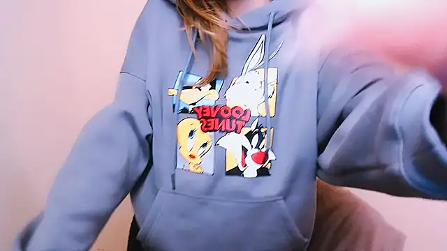 Snapshot of MissOliviaa_ chatting on January 10, 2025, 4:30 pm MissOliviaa  online show from January 10, 2025, 4:30 pm