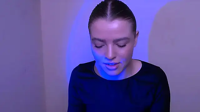 Snapshot of MissOliviaa_ chatting on December 15, 2025, 1:39 pm MissOliviaa online show from December 15, 2025, 1:39 pm