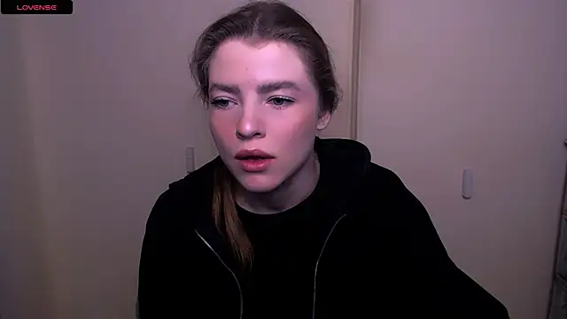 Snapshot of MissOliviaa_ chatting on February 22, 2025, 9:01 am MissOliviaa  online show from February 22, 2025, 9:01 am