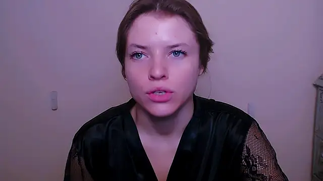 Snapshot of MissOliviaa_ chatting on February 15, 2025, 4:45 pm MissOliviaa  online show from February 15, 2025, 4:45 pm