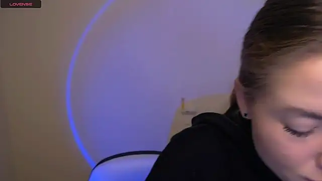 Snapshot of MissOliviaa_ chatting on October 30, 2025, 9:07 am MissOliviaa online show from October 30, 2025, 9:07 am