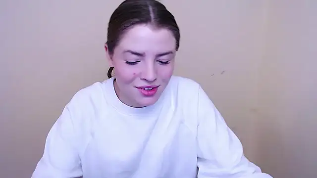 Snapshot of MissOliviaa_ chatting on January 22, 2025, 1:53 pm MissOliviaa  online show from January 22, 2025, 1:53 pm