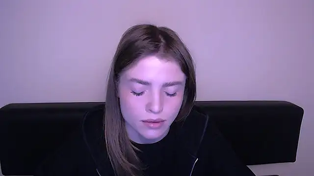 Snapshot of MissOliviaa_ chatting on February 19, 2025, 10:12 am MissOliviaa  online show from February 19, 2025, 10:12 am