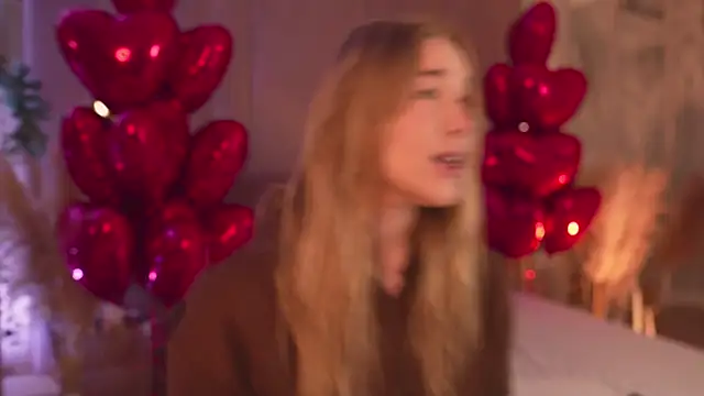 Smiley Mia online show from February 12, 2026, 5:07 am