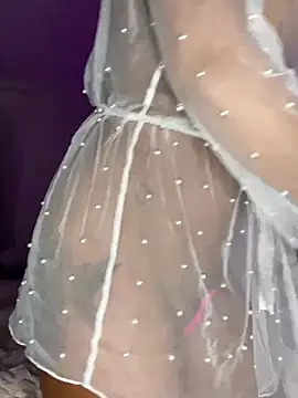 AlyssaHottv  online show from April 4, 2026, 10:27 pm