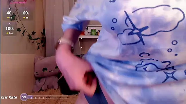 Snapshot of Moona_xx chatting on October 29, 2025, 9:47 pm Moona xx online show from October 29, 2025, 9:47 pm