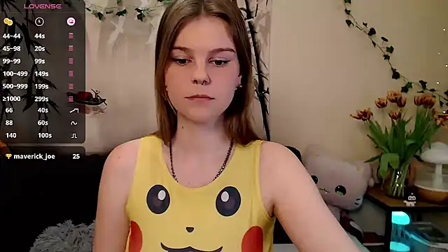 Snapshot of Moona_xx chatting on March 22, 2025, 8:04 pm Moona xx online show from March 22, 2025, 8:04 pm