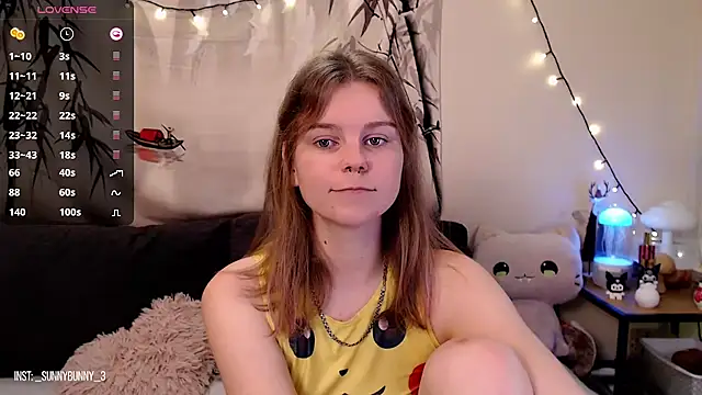 Snapshot of Moona_xx chatting on January 27, 2025, 1:05 am Moona xx online show from January 27, 2025, 1:05 am