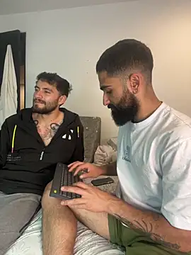 Snapshot of Drogamma chatting on November 13, 2025, 12:58 am Drogamma online show from November 13, 2025, 12:58 am