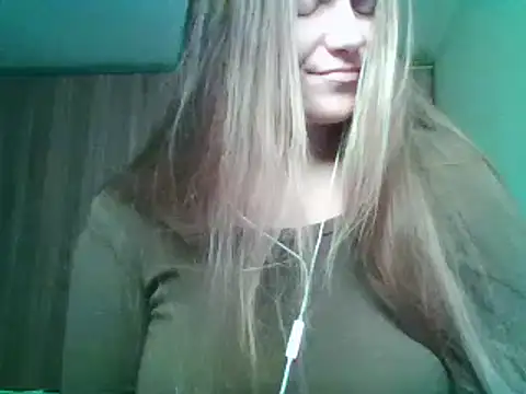 Evasapples online show from October 4, 2025, 9:16 pm