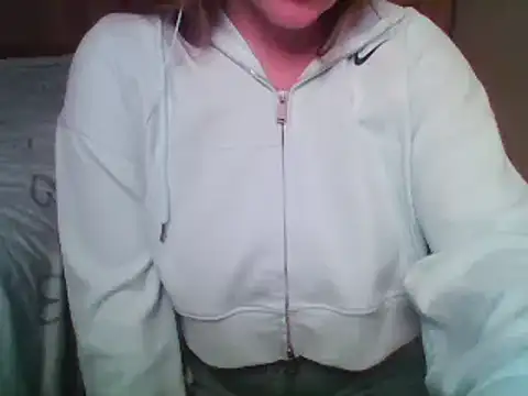 Evasapples online show from September 23, 2025, 9:00 pm