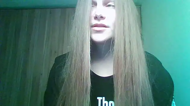 Evasapples online show from February 10, 2026, 6:07 pm