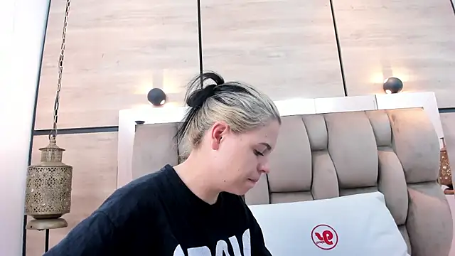 dorothy vegga online show from April 7, 2026, 3:52 am