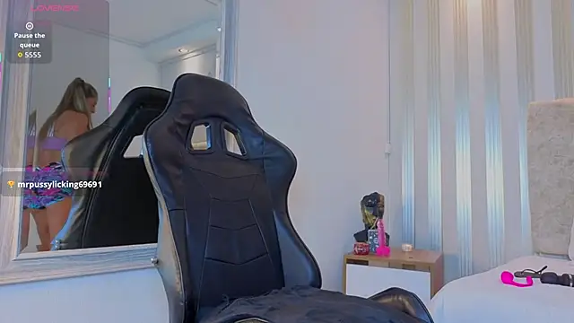 Tayra Pradit online show from January 15, 2026, 7:06 pm