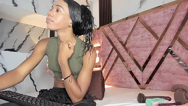 Snapshot of tifany_bigdick chatting on November 4, 2025, 6:44 pm tifany bigdick online show from November 4, 2025, 6:44 pm