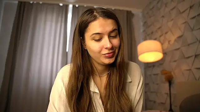 elisa moon online show from May 29, 2026, 10:54 am