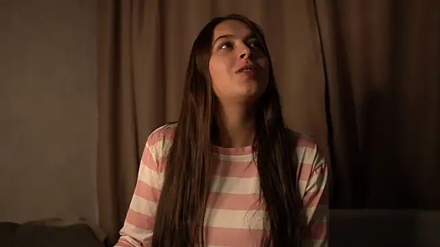 elisa moon online show from October 31, 2025, 11:51 am