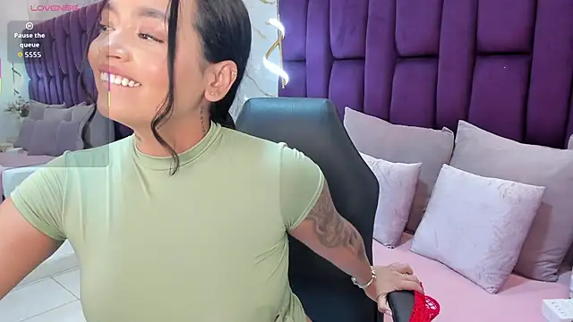 emma carterr1 online show from April 3, 2026, 8:26 pm