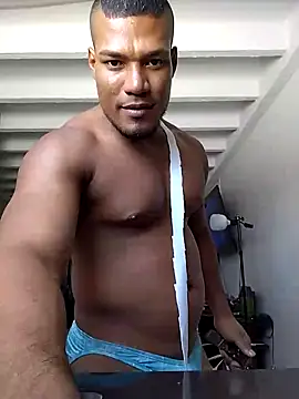 MaximoHotCumx online show from February 19, 2025, 6:43 pm