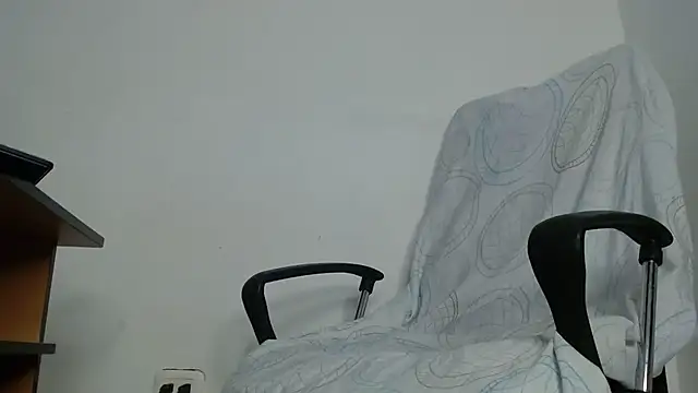 Snapshot of enzo_0814 chatting on December 1, 2025, 1:06 am enzo 0814 online show from December 1, 2025, 1:06 am