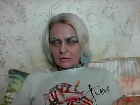 Snapshot of Gardener_of_Illusions chatting on June 1, 2026, 3:44 pm Gardener of Illusions online show from June 1, 2026, 3:44 pm