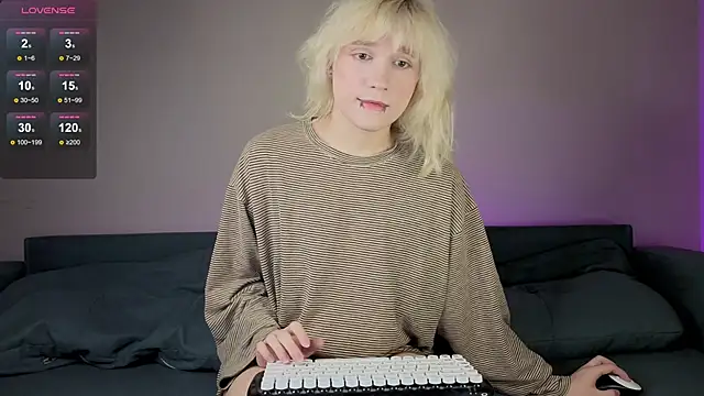 Snapshot of Gregory_Byyrd chatting on November 13, 2025, 10:13 pm Gregory Byyrd online show from November 13, 2025, 10:13 pm