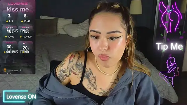 Snapshot of baby__kim chatting on November 12, 2025, 8:23 pm baby kim online show from November 12, 2025, 8:23 pm