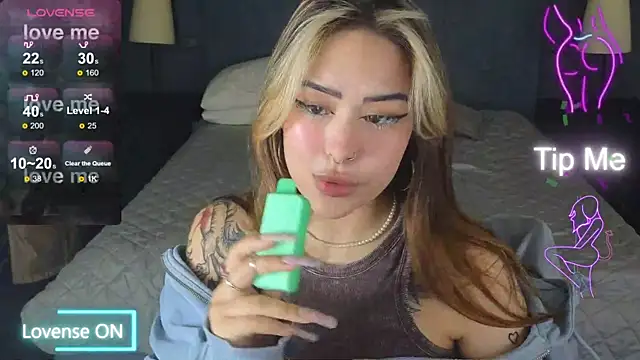 Snapshot of baby__kim chatting on November 18, 2025, 5:22 am baby kim online show from November 18, 2025, 5:22 am