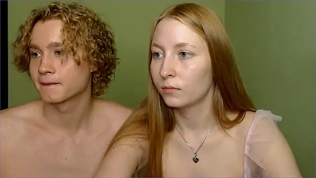 Snapshot of AliceStoneJhonyStone chatting on October 6, 2025, 11:55 am AliceStoneJhonyStone online show from October 6, 2025, 11:55 am