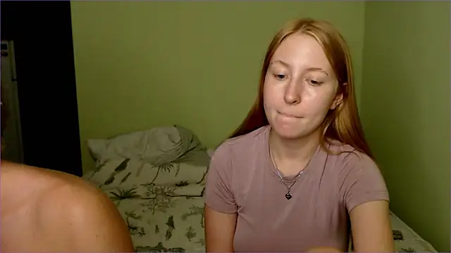 Snapshot of AliceStoneJhonyStone chatting on September 12, 2025, 8:30 pm AliceStoneJhonyStone online show from September 12, 2025, 8:30 pm